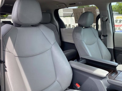 2023 Toyota Sienna XLE 8 Passenger