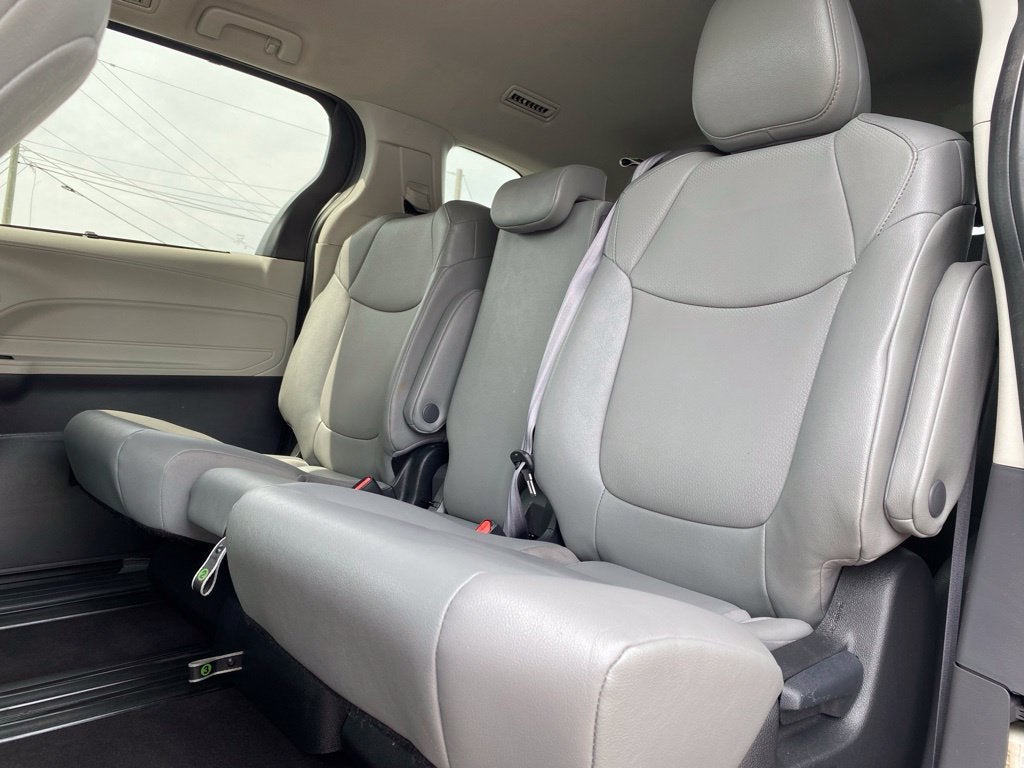 2023 Toyota Sienna XLE 8 Passenger
