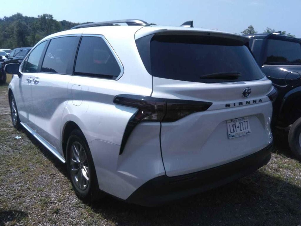2024 Toyota Sienna XLE 8 Passenger