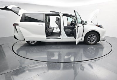 2024 Toyota Sienna XLE 8 Passenger