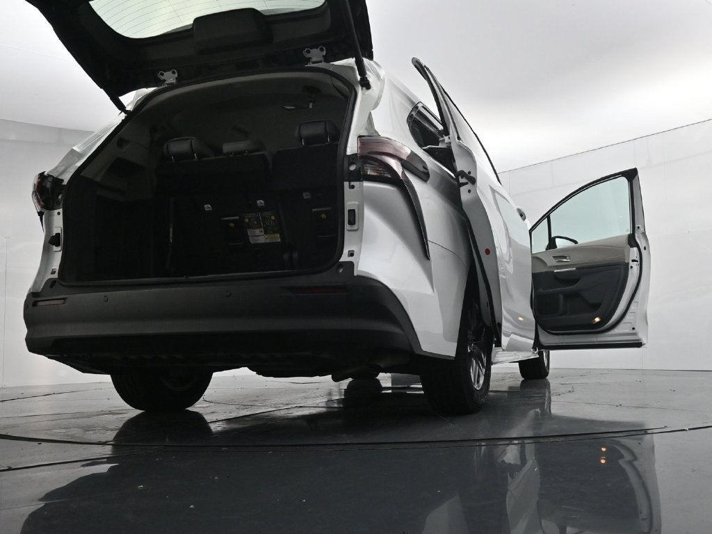 2024 Toyota Sienna XLE 8 Passenger