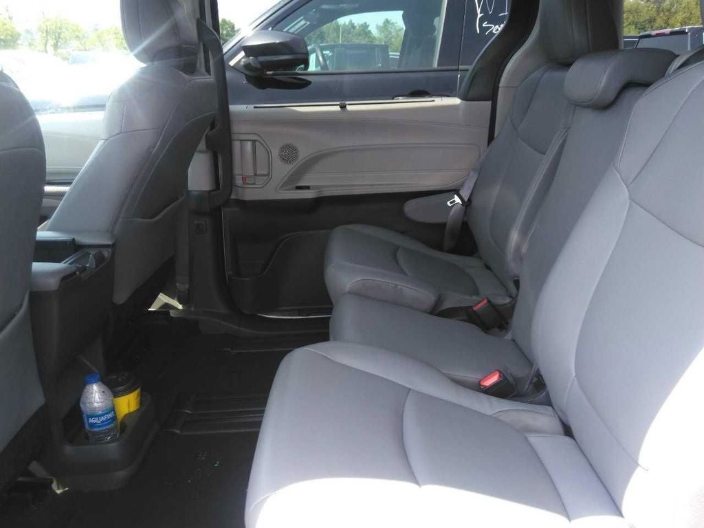 2024 Toyota Sienna XLE 8 Passenger