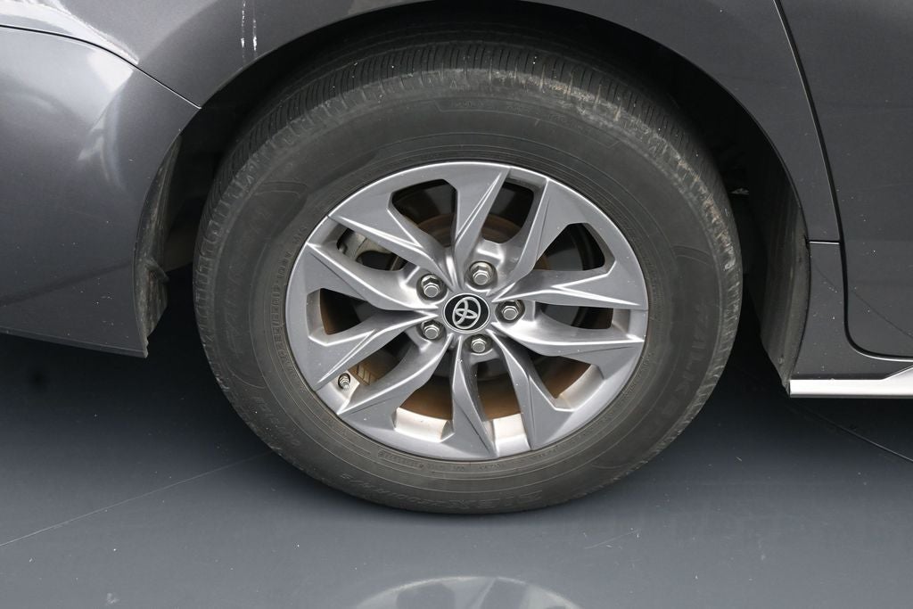 2024 Toyota Sienna XLE 8 Passenger