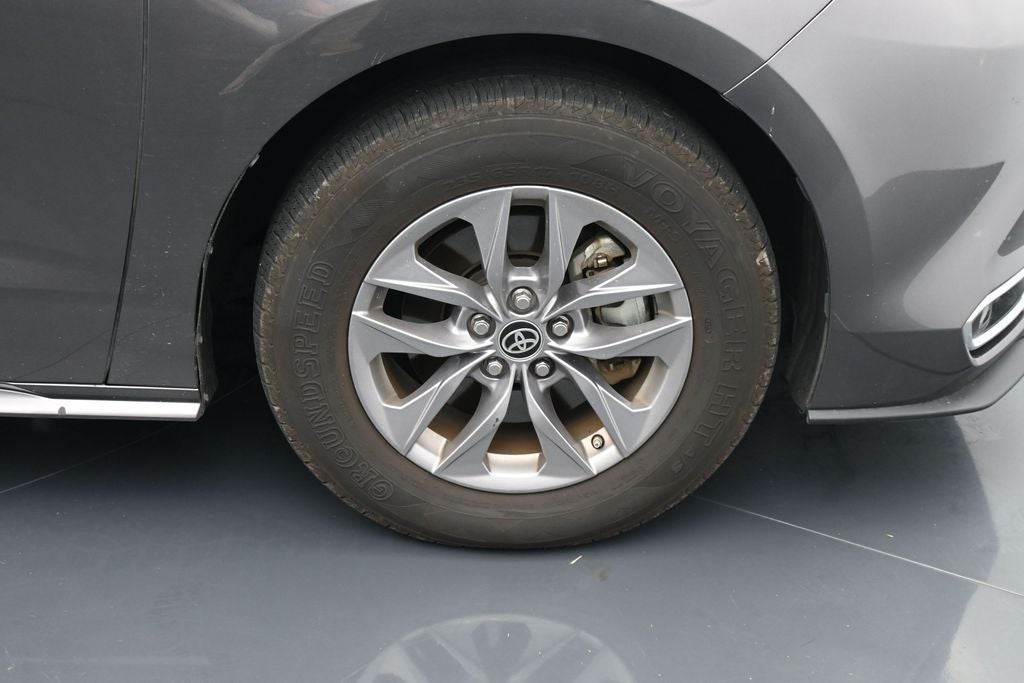 2024 Toyota Sienna XLE 8 Passenger