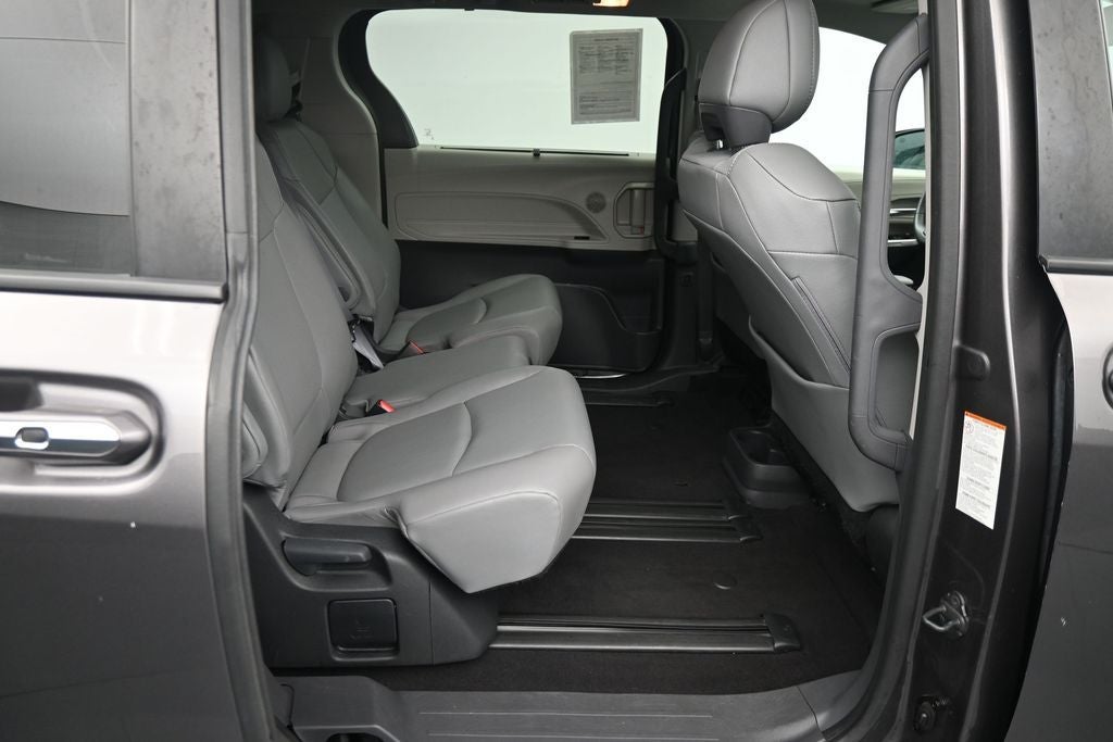2024 Toyota Sienna XLE 8 Passenger