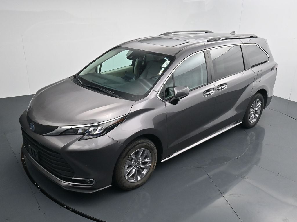 2024 Toyota Sienna XLE 8 Passenger