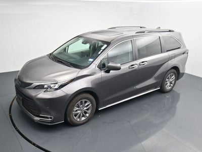 2024 Toyota Sienna XLE 8 Passenger