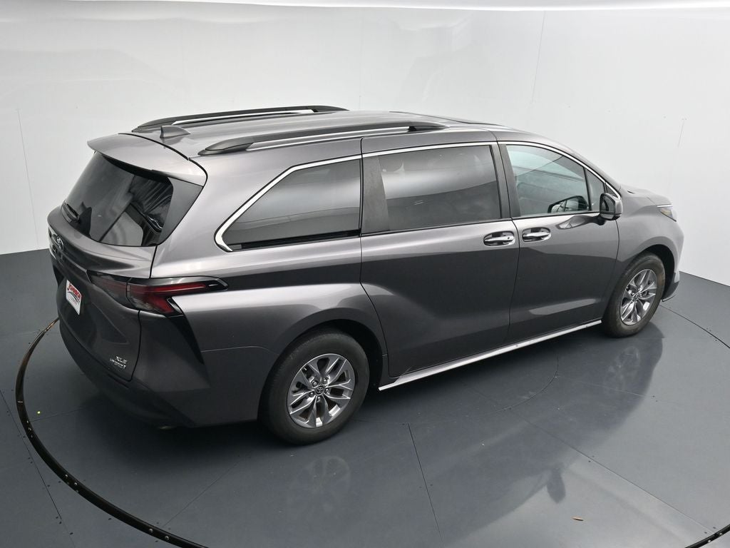 2024 Toyota Sienna XLE 8 Passenger