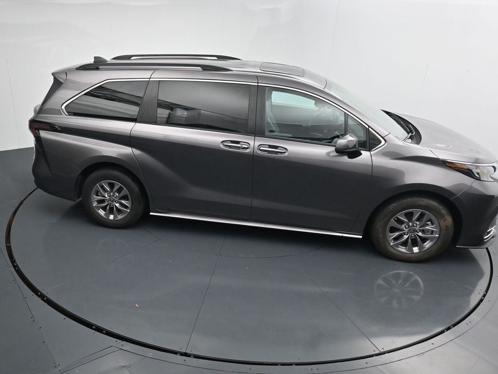 2024 Toyota Sienna XLE 8 Passenger