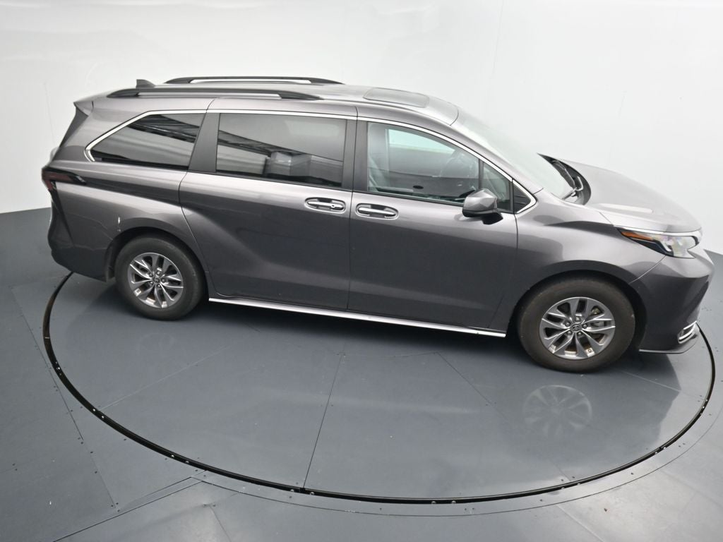 2024 Toyota Sienna XLE 8 Passenger