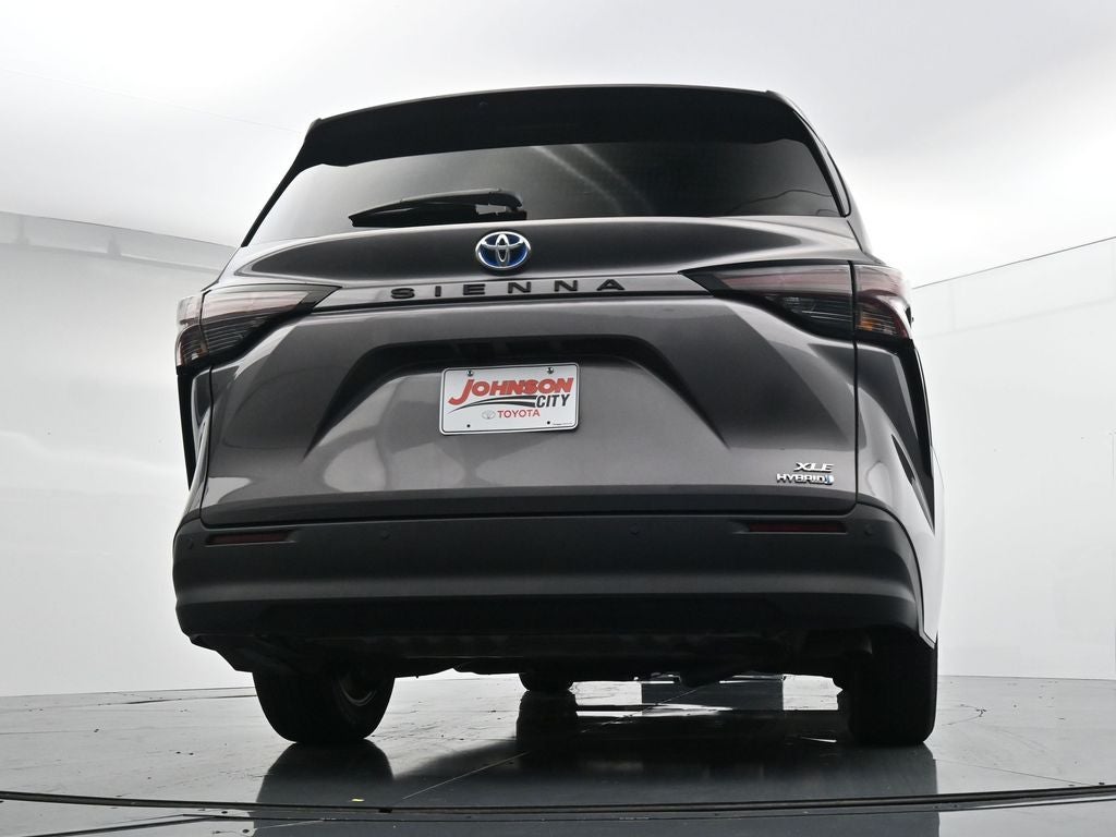 2024 Toyota Sienna XLE 8 Passenger