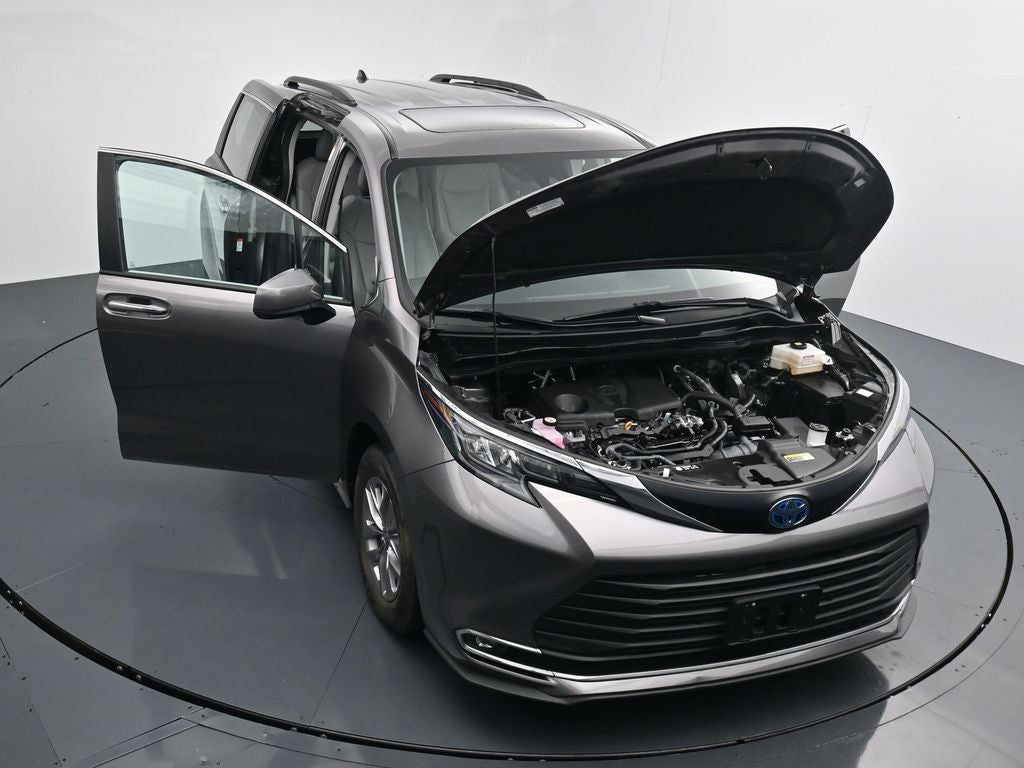 2024 Toyota Sienna XLE 8 Passenger