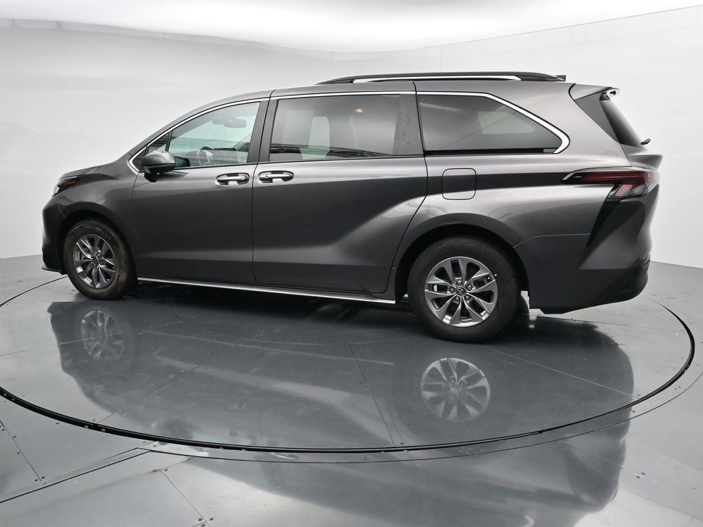 2024 Toyota Sienna XLE 8 Passenger