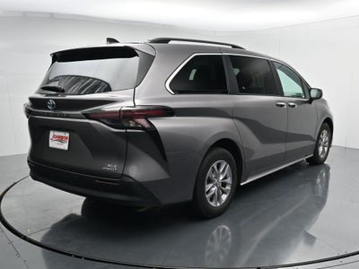 2024 Toyota Sienna XLE 8 Passenger