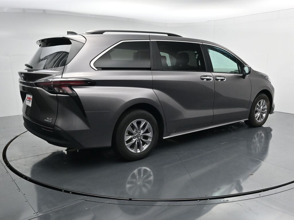 2024 Toyota Sienna XLE 8 Passenger
