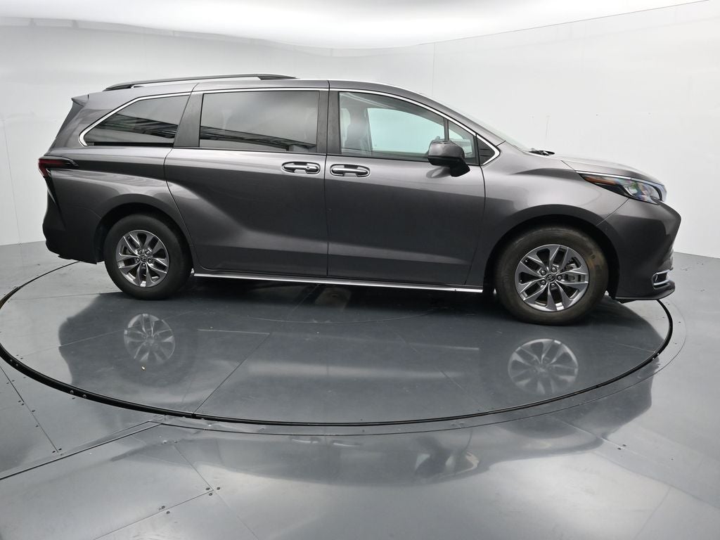 2024 Toyota Sienna XLE 8 Passenger