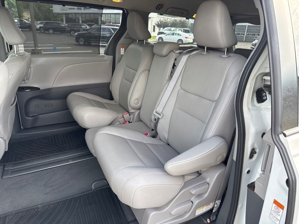 2020 Toyota Sienna XLE Premium 8 Passenger