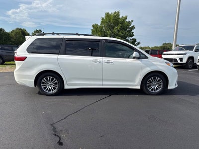 2020 Toyota Sienna XLE Premium 8 Passenger