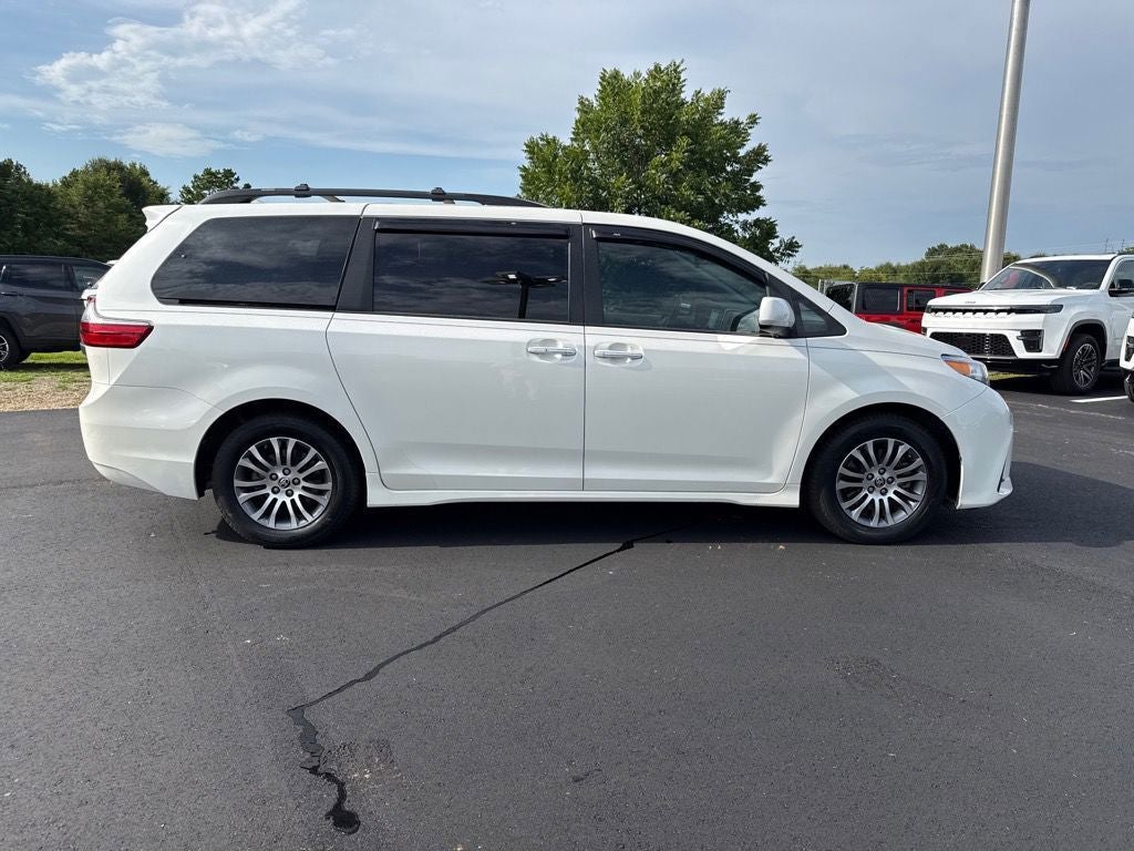 2020 Toyota Sienna XLE Premium 8 Passenger