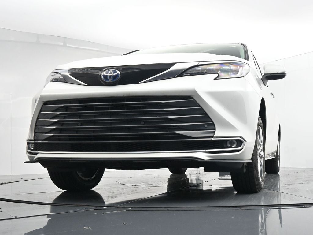 2024 Toyota Sienna Limited 7 Passenger