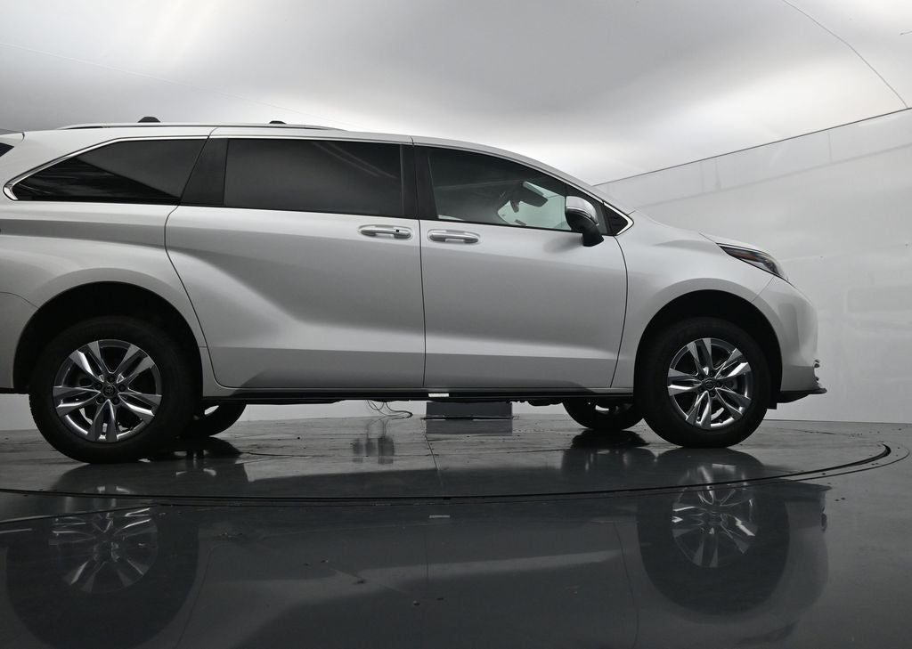 2024 Toyota Sienna Limited 7 Passenger