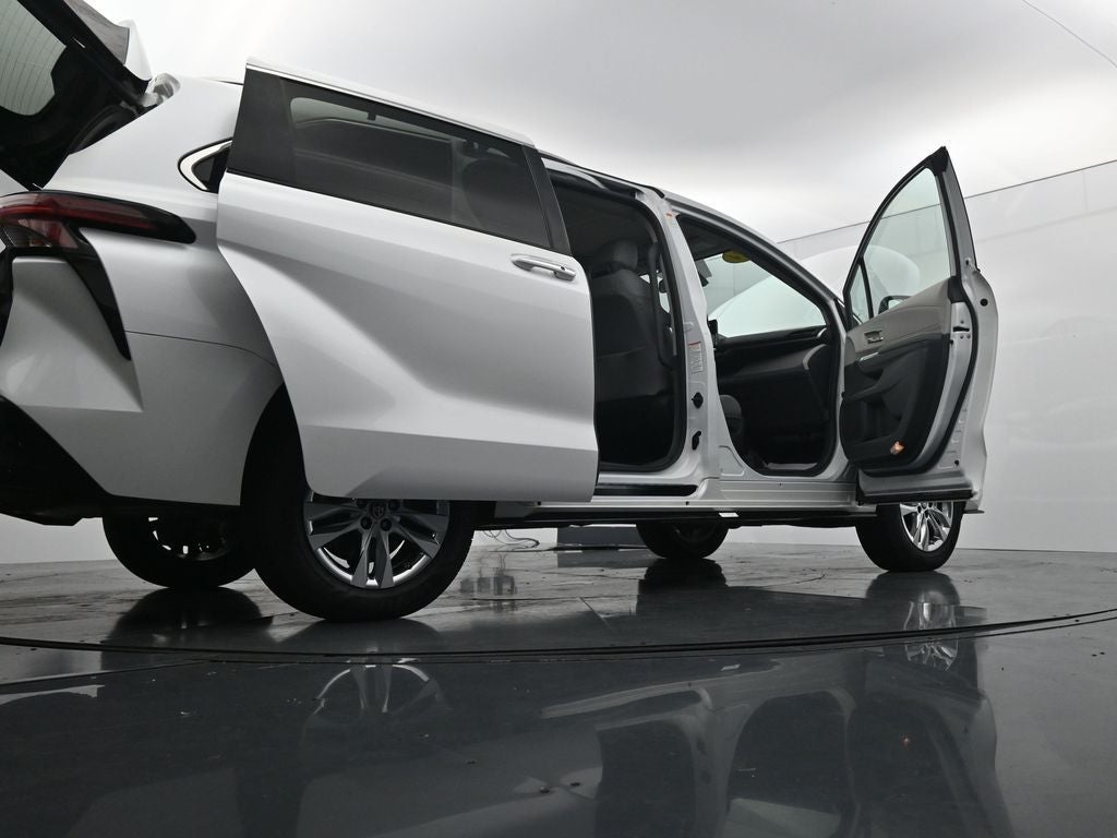 2024 Toyota Sienna Limited 7 Passenger