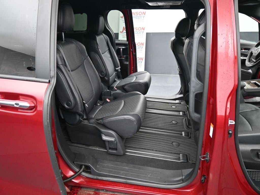 2025 Toyota Sienna Limited 7 Passenger
