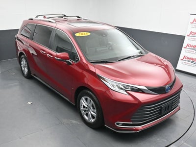 2025 Toyota Sienna Limited 7 Passenger