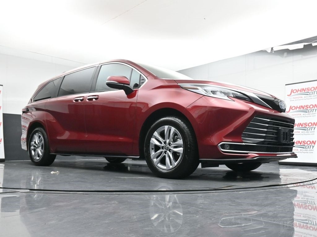 2025 Toyota Sienna Limited 7 Passenger
