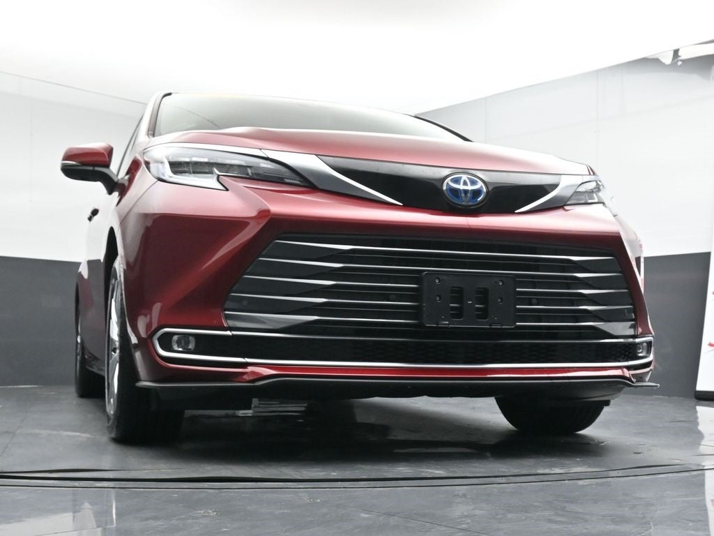2025 Toyota Sienna Limited 7 Passenger