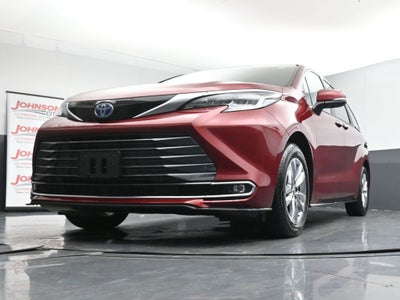 2025 Toyota Sienna Limited 7 Passenger