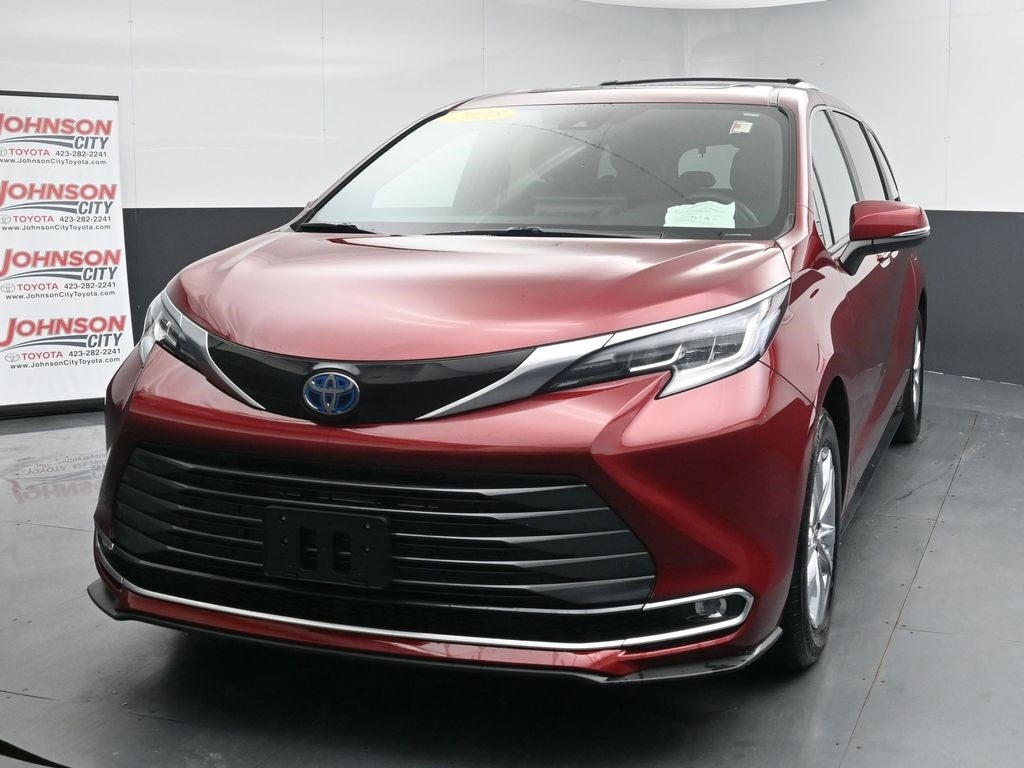 2025 Toyota Sienna Limited 7 Passenger