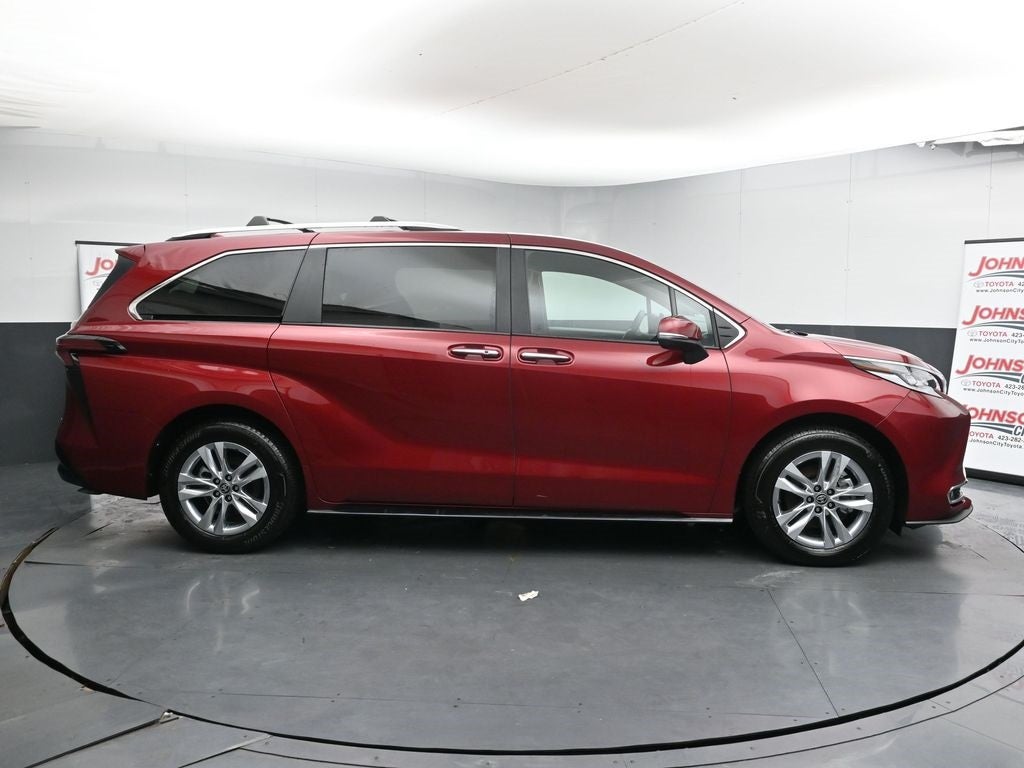 2025 Toyota Sienna Limited 7 Passenger