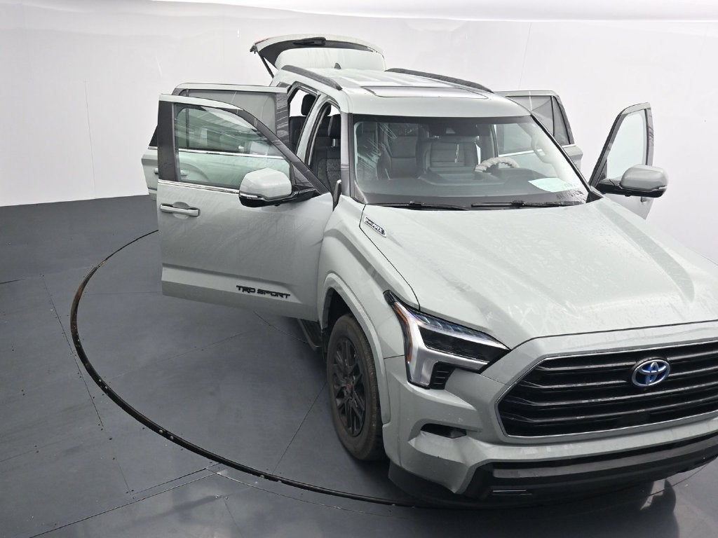 2024 Toyota Sequoia SR5
