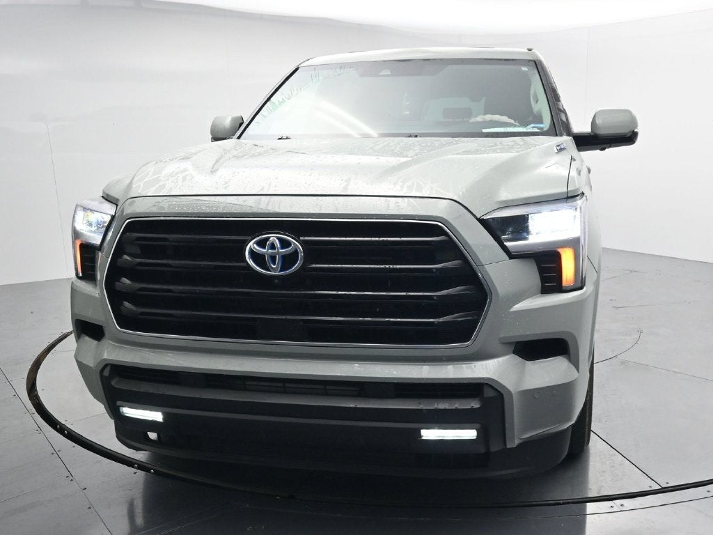 2024 Toyota Sequoia SR5