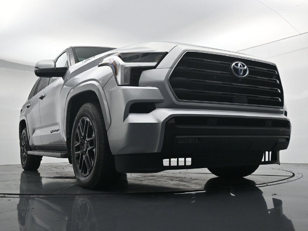 2024 Toyota Sequoia SR5