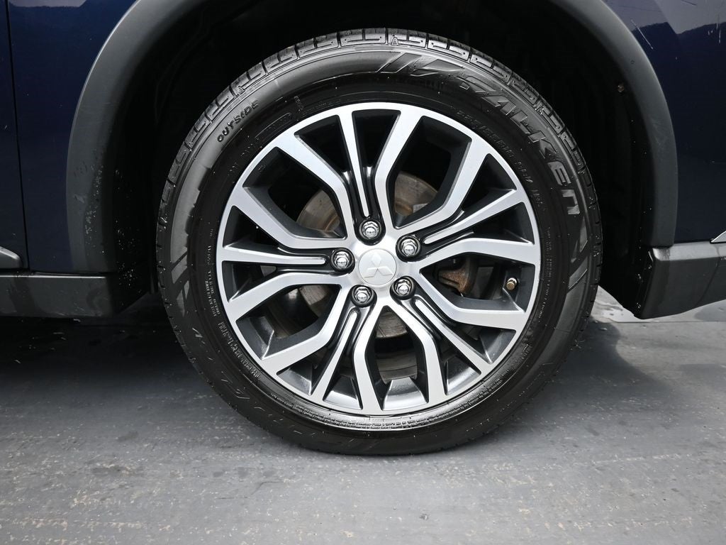 2017 Mitsubishi Outlander ES