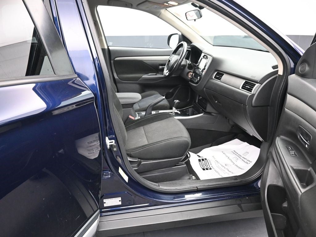 2017 Mitsubishi Outlander ES