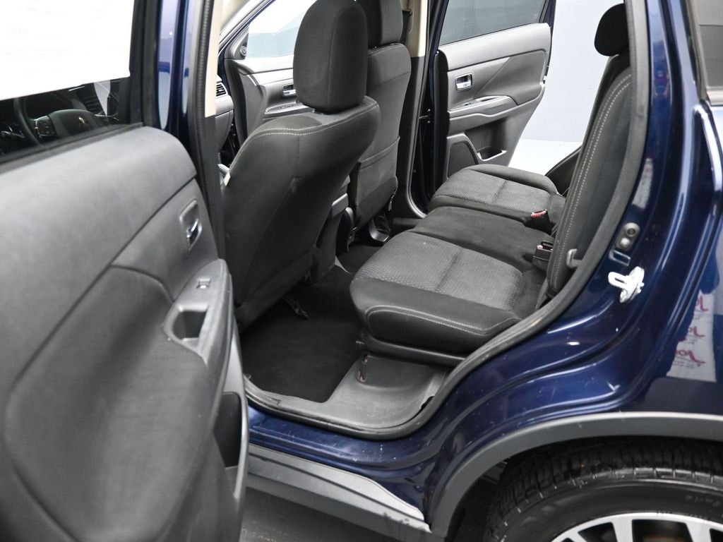 2017 Mitsubishi Outlander ES