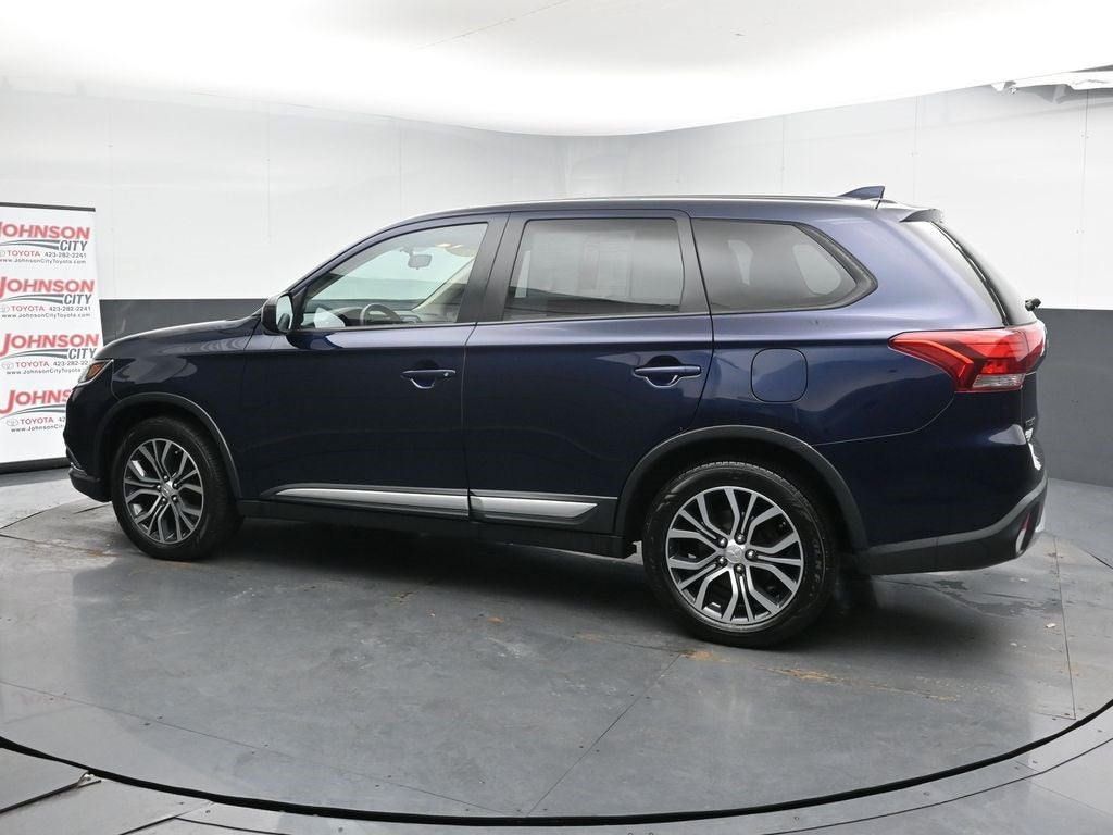 2017 Mitsubishi Outlander ES