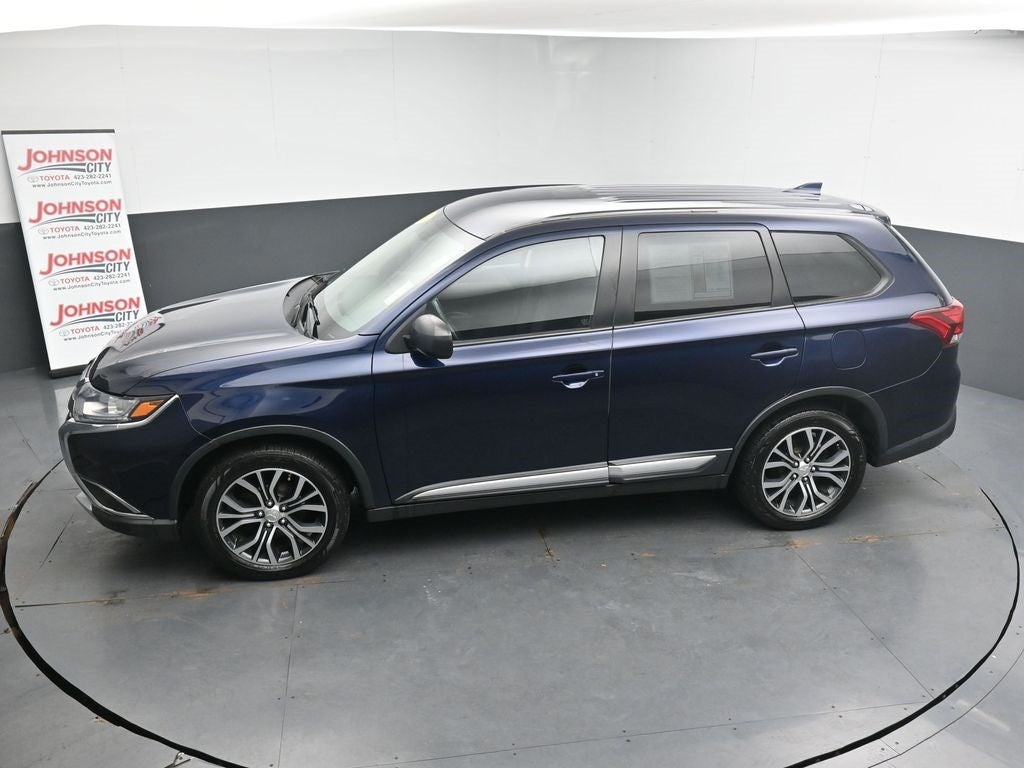 2017 Mitsubishi Outlander ES