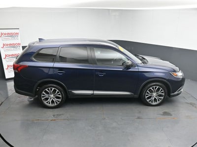 2017 Mitsubishi Outlander ES