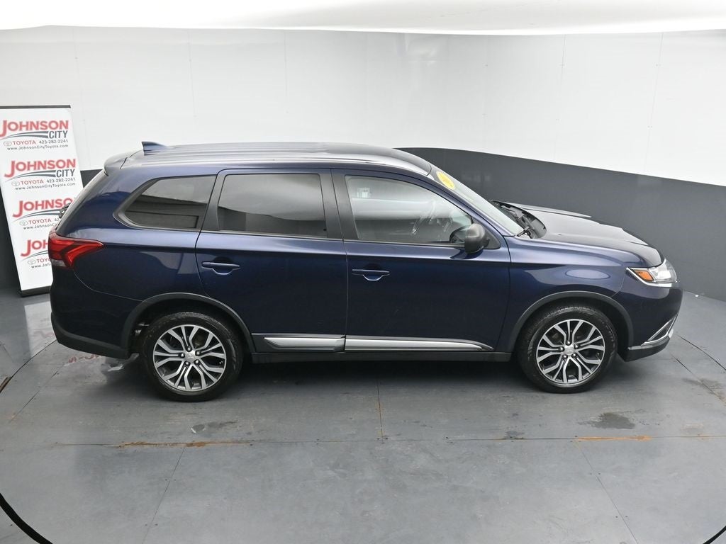 2017 Mitsubishi Outlander ES