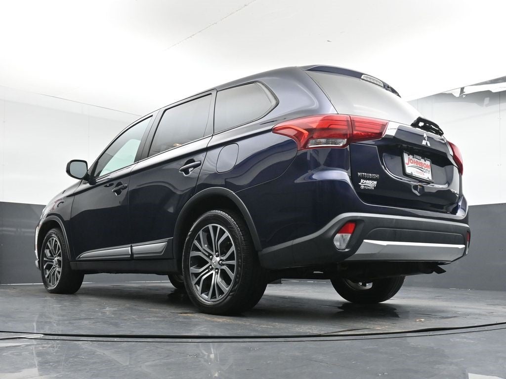 2017 Mitsubishi Outlander ES