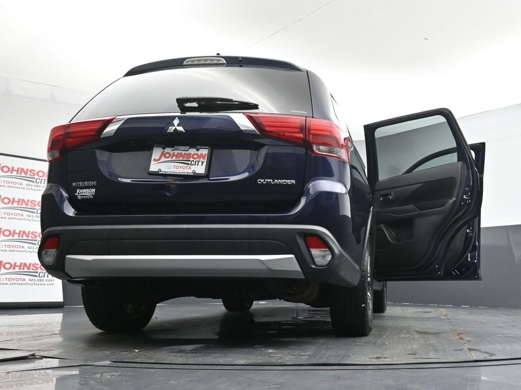 2017 Mitsubishi Outlander ES