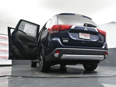 2017 Mitsubishi Outlander ES