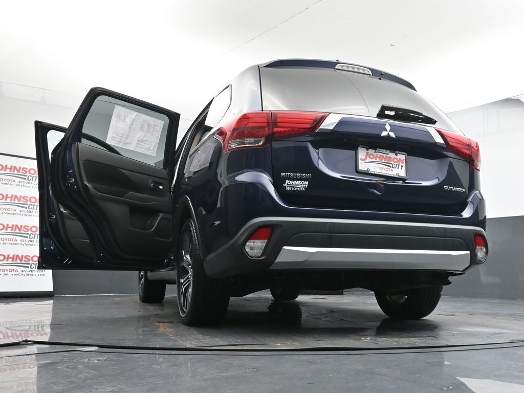 2017 Mitsubishi Outlander ES