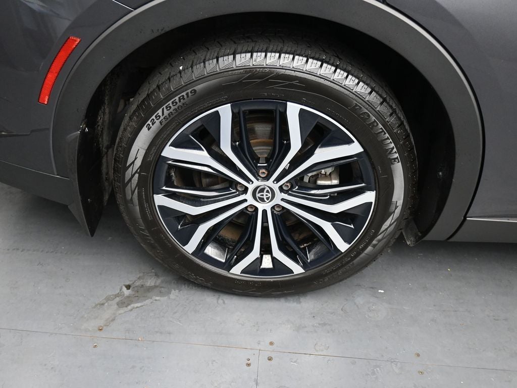 2023 Toyota Crown XLE