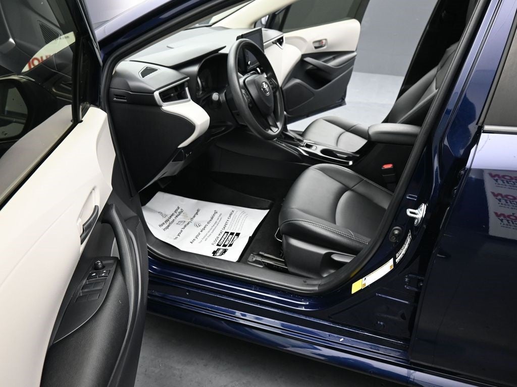 2022 Toyota Corolla LE WITH LEATHER!