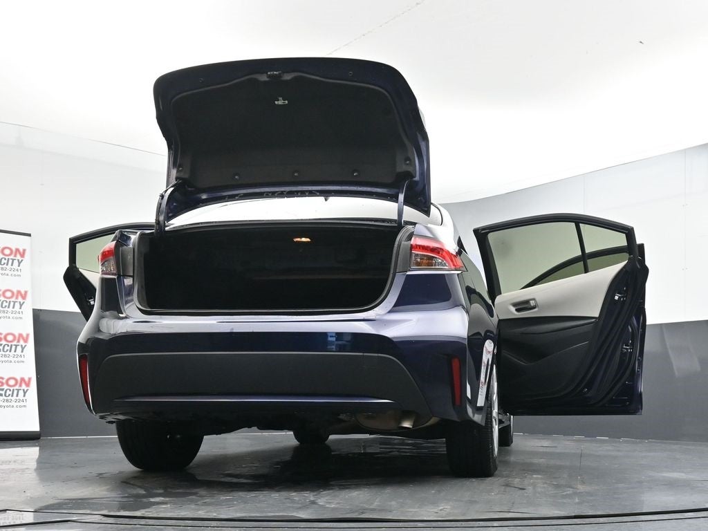 2022 Toyota Corolla LE WITH LEATHER!